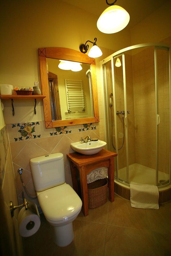 Lipowy Gosciniec Aparthotel Otwock Maly Bilik gambar